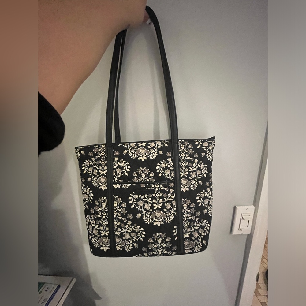 VERA BRADLEY black and white floral shoulder bag